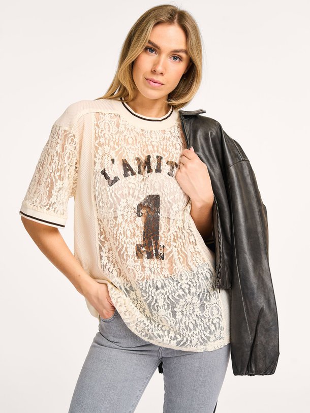 Ontdek de Katoenmix kanten top van Haute L'Amitié in de kleur ecru bij Orangebag. Op werkdagen voor 21:45 besteld, morgen in huis.