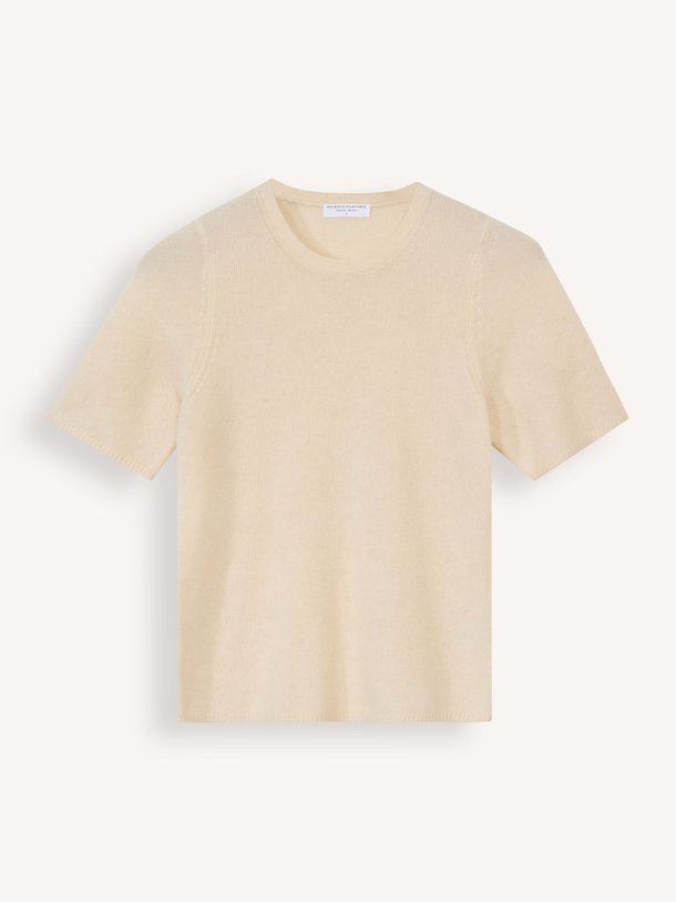 Majestic Filatures K149 Wolmix Top - Ecru Ontdek de K149 Wolmix top van Majestic Filatures in de kleur ecru bij Orangebag. Op werkdagen voor 21:45 besteld, morgen in huis.