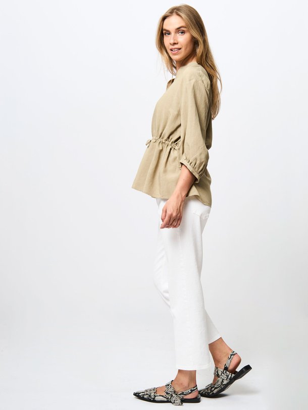 Ontdek de Saamelie lyocell/linnenmix blouse van Samsoe Samsoe in de kleur olijfgroen bij Orangebag. Op werkdagen voor 21:45 besteld, morgen in huis.