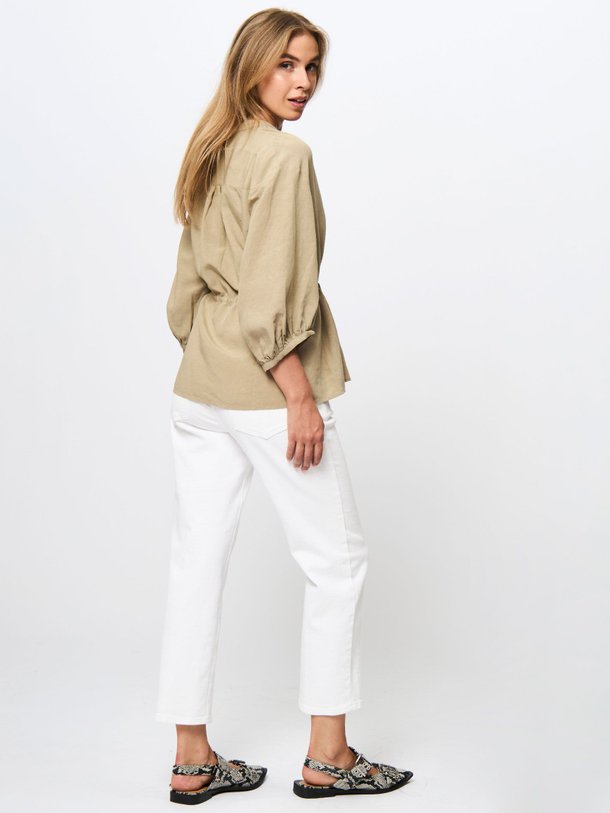 Ontdek de Saamelie lyocell/linnenmix blouse van Samsoe Samsoe in de kleur olijfgroen bij Orangebag. Op werkdagen voor 21:45 besteld, morgen in huis.