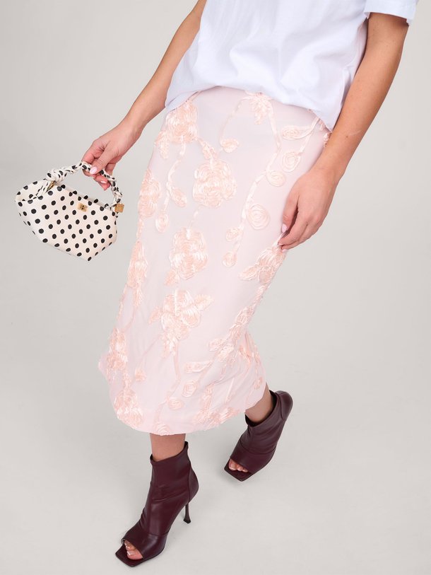 Ontdek de Geweven mesh rok van Rotate Birger Christensen in de kleur lichtroze bij Orangebag. Op werkdagen voor 21:45 besteld, morgen in huis.