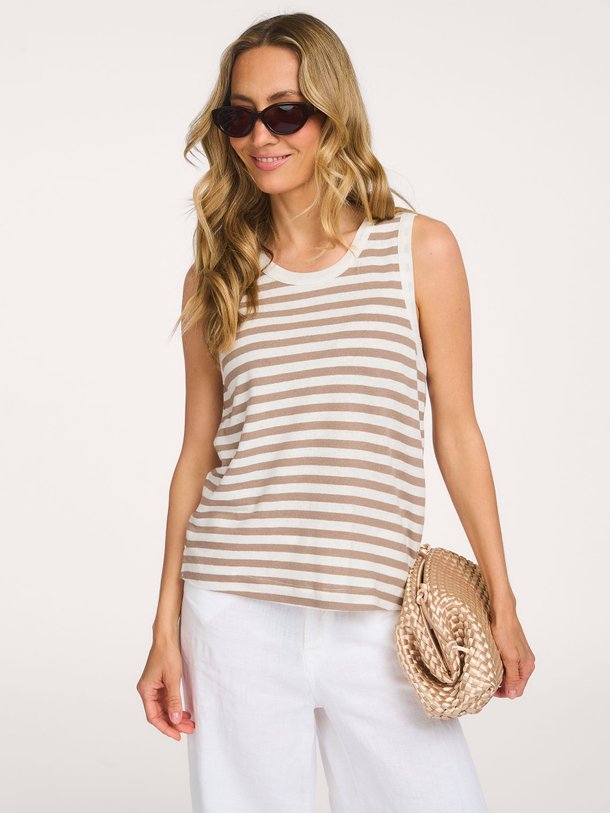 Ontdek de M611-FDE192 van Majestic Filatures bij Orangebag. Op werkdagen voor 21:45 besteld, morgen in huis.