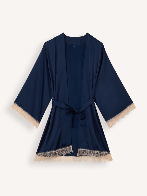 Ontdek de Luna zijdemix kimono met kant van Noblesse Oblige in de kleur donkerblauw bij Orangebag. Op werkdagen voor 21:45 besteld, morgen in huis.