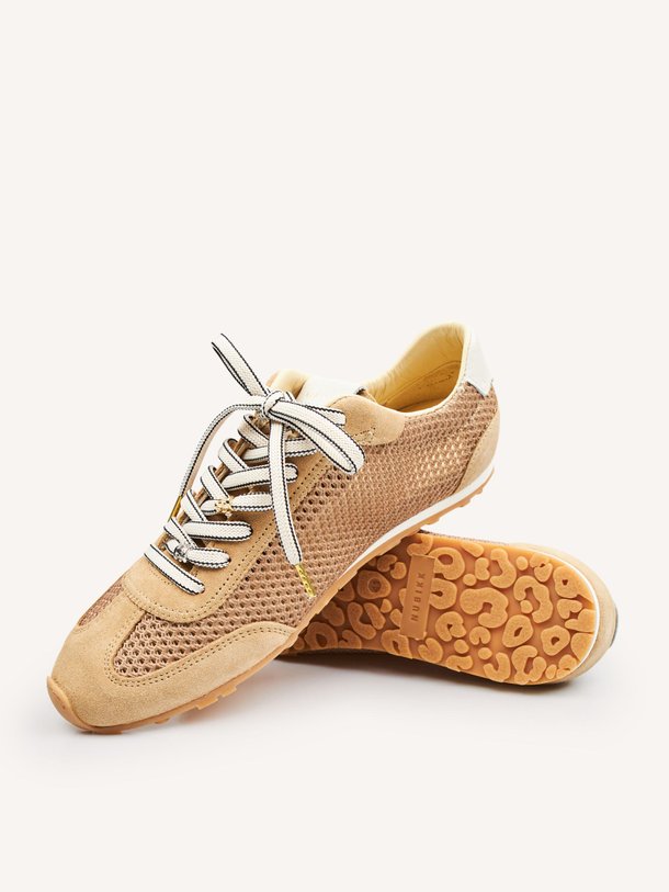 Ontdek de Billy Lou suède sneakers met mesh van Nubikk in de kleur Taupe bij Orangebag. Op werkdagen voor 21:45 besteld, morgen in huis.