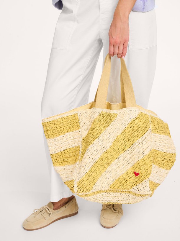 Ontdek de Ibias raffia gestreepte shopper van Bellerose in de kleur Geel bij Orangebag. Op werkdagen voor 21:45 besteld, morgen in huis.