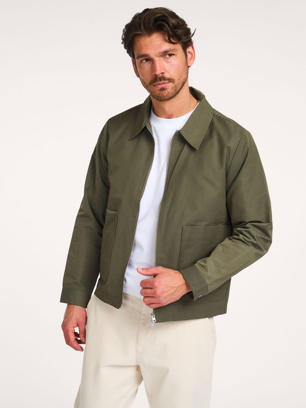 Ontdek de Gael organic cottonmix jack van NN.07 in de kleur Donkergroen bij Orangebag. Op werkdagen voor 21:45 besteld, morgen in huis.