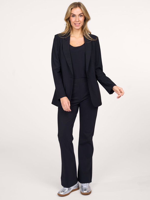 Ontdek de Fran heavy travel blazer van Studio Anneloes in de kleur zwart bij Orangebag. Op werkdagen voor 21:45 besteld, morgen in huis.