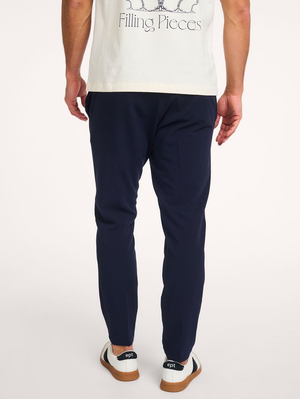 Samsoe Samsoe Smithy - Viscosemix Broek - Donkerblauw Ontdek de Smithy viscosemix broek van Samsoe Samsoe in de kleur donkerblauw bij Orangebag. Op werkdagen voor 21:45 besteld, morgen in huis.