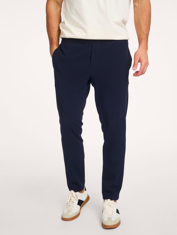Samsoe Samsoe Smithy - Viscosemix Broek - Donkerblauw Ontdek de Smithy viscosemix broek van Samsoe Samsoe in de kleur donkerblauw bij Orangebag. Op werkdagen voor 21:45 besteld, morgen in huis.