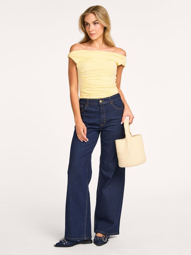 Ontdek de Vista modalmix top van My Essential Wardrobe in de kleur geel bij Orangebag. Op werkdagen voor 21:45 besteld, morgen in huis.