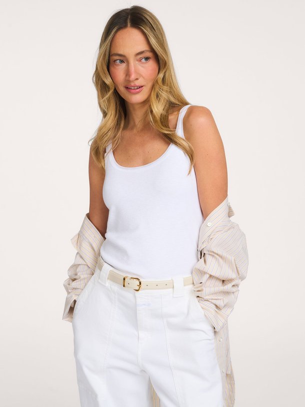 Ontdek de Katoen/viscosemix top van Yaya in de kleur Wit bij Orangebag. Op werkdagen voor 21:45 besteld, morgen in huis.