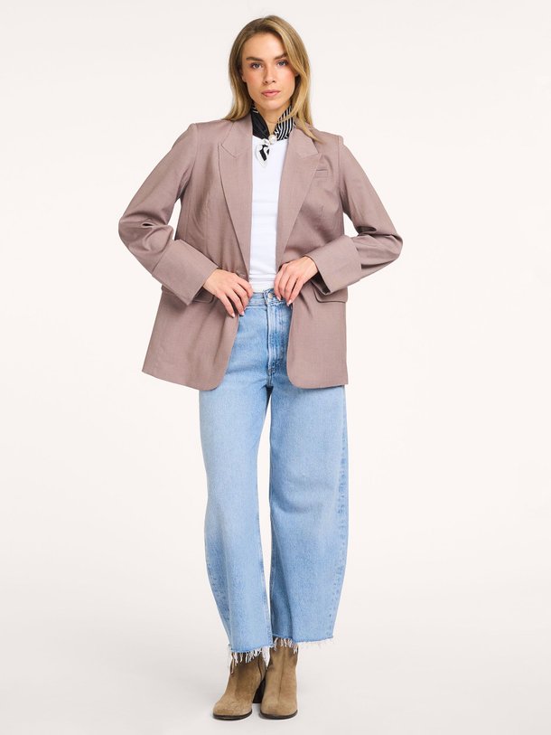 Ontdek de Matty viscosemix blazer van Co'Couture in de kleur Taupe bij Orangebag. Op werkdagen voor 21:45 besteld, morgen in huis.