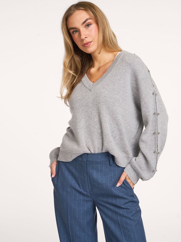 Ontdek de Maxe wollen gemêleerde trui van Dante 6 in de kleur Grijs bij Orangebag. Op werkdagen voor 21:45 besteld, morgen in huis.