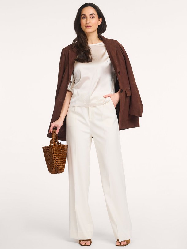 Ontdek de Zijdemix top van No Man's Land in de kleur Crème bij Orangebag. Op werkdagen voor 21:45 besteld, morgen in huis.