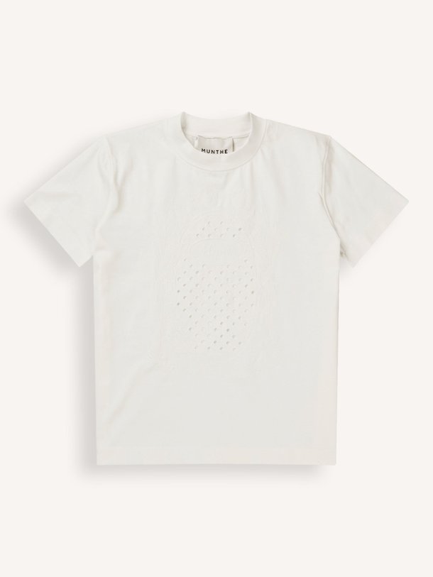 Munthe Fenella - Organic Cotton T-Shirt Met Borduursel - Wit Ontdek de Fenella organic cotton T-shirt met borduursel van Munthe in de kleur wit bij Orangebag. Op werkdagen voor 21:45 besteld, morgen in huis.