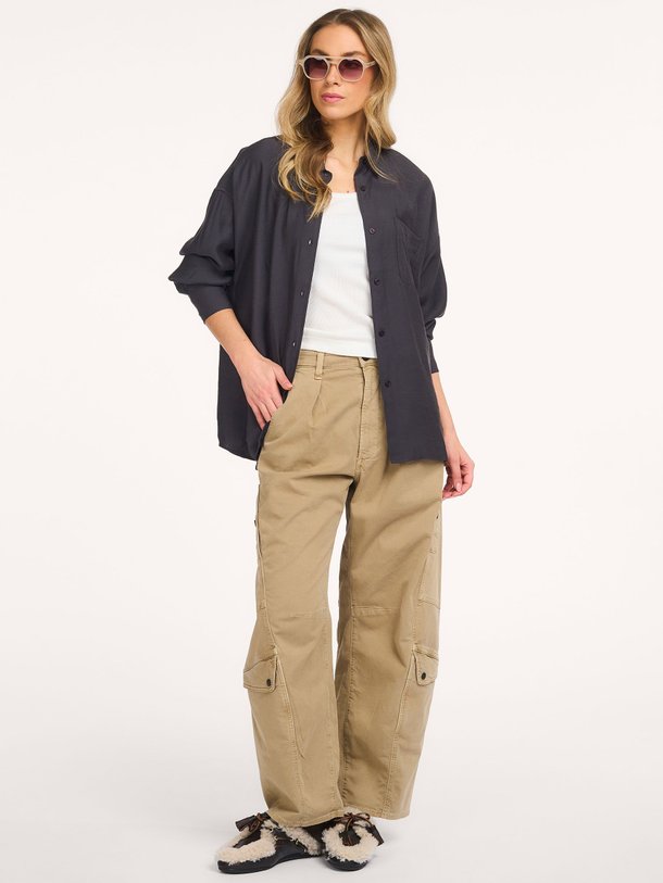 Ontdek de Ysoli modalmix oversized blouse van American Vintage in de kleur Antraciet bij Orangebag. Op werkdagen voor 21:45 besteld, morgen in huis.