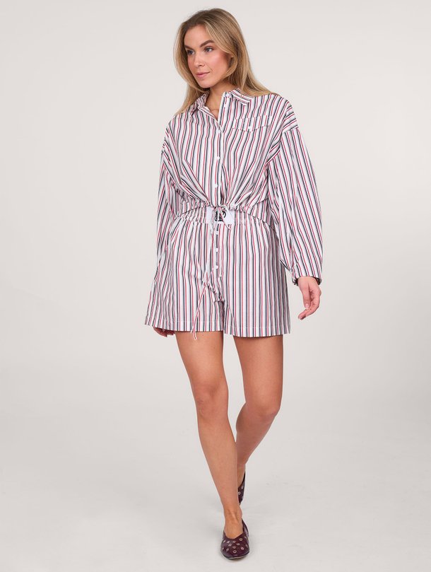 Ontdek de Natie organic cotton gestreepte short van Baum und Pferdgarten in de kleur rood bij Orangebag. Op werkdagen voor 21:45 besteld, morgen in huis.