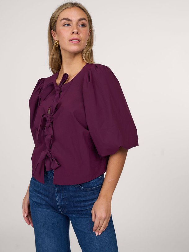 Ontdek de Celine heavy travel jersey top van Studio Anneloes in de kleur bordeauxrood bij Orangebag. Op werkdagen voor 21:45 besteld, morgen in huis.