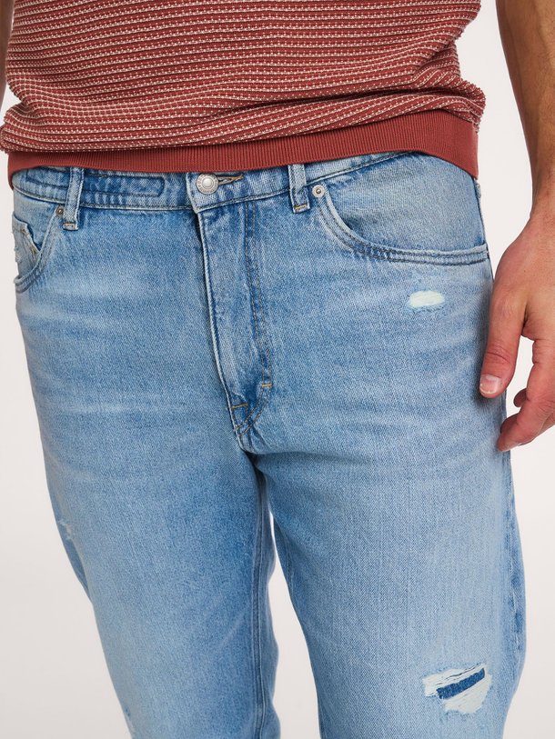 Ontdek de Hight regular waist slim fit jeans van Drykorn in de kleur Blauw bij Orangebag. Op werkdagen voor 21:45 besteld, morgen in huis.
