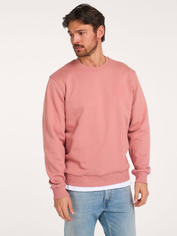 Ontdek de Ben organic cotton sweater met print van Les Deux in de kleur Oud roze bij Orangebag. Op werkdagen voor 21:45 besteld, morgen in huis.