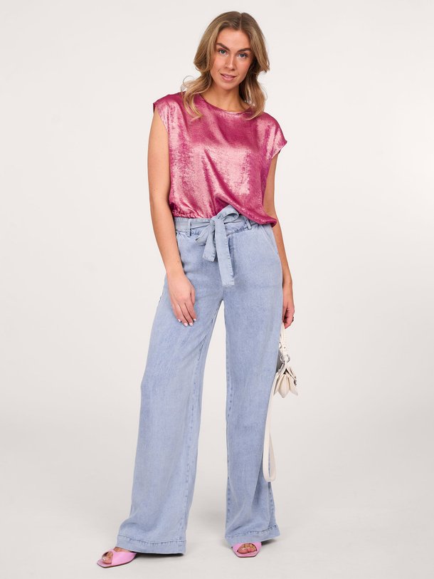 Ontdek de Pepa high waist loose fit non-stretch jeans van Freebird in de kleur blauw bij Orangebag. Op werkdagen voor 21:45 besteld, morgen in huis.