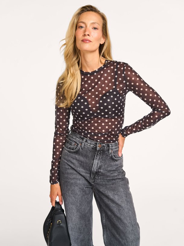 Ontdek de Geweven mesh top van Ganni in de kleur Zwart bij Orangebag. Op werkdagen voor 21:45 besteld, morgen in huis.