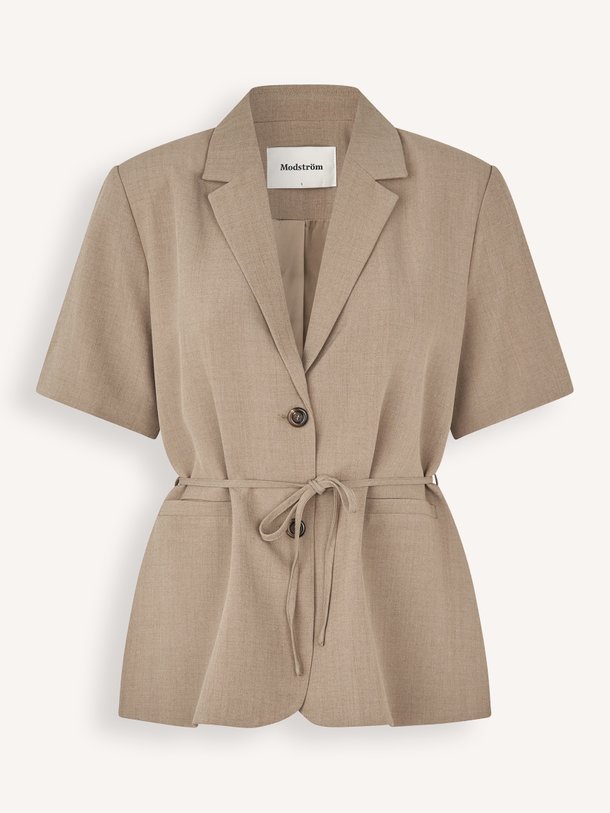 Modstrom Alaya geweven blazer met korte mouw - Bruin Ontdek de Alaya geweven blazer met korte mouw van Modstrom in de kleur Bruin bij Orangebag. Op werkdagen voor 21:45 besteld, morgen in huis.