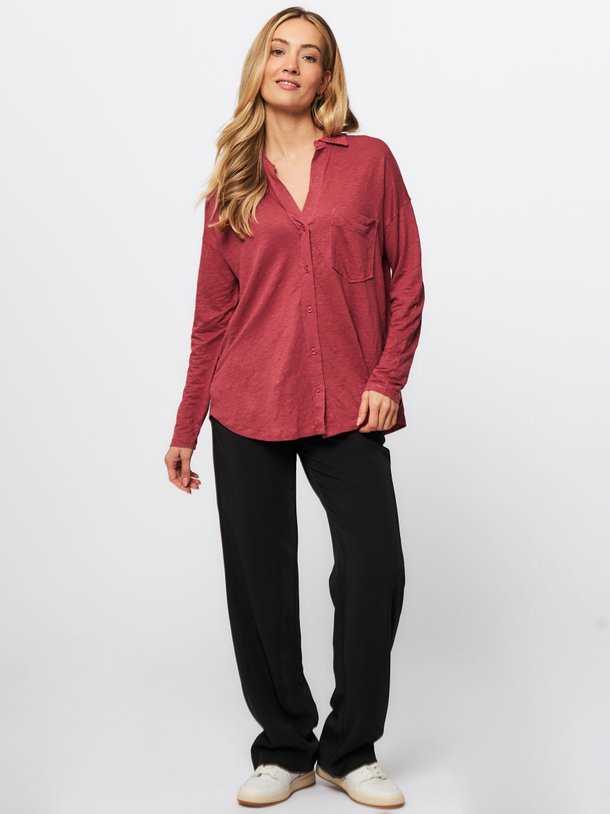 Ontdek de M011 Linnenmix slub blouse van Majestic Filatures in de kleur bordeauxrood bij Orangebag. Op werkdagen voor 21:45 besteld, morgen in huis.