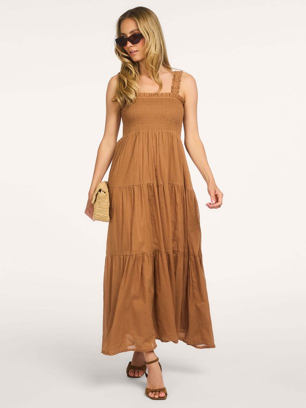Lollys Laundry NudaLL Maxi Dress SL online kopen | Orangebag Shop de Lollys Laundry NudaLL Maxi Dress SL bij Orangebag. Een zwierige bruine jurk van 100% katoen met een gesmokt lijfje. Perfect voor je vakantie.