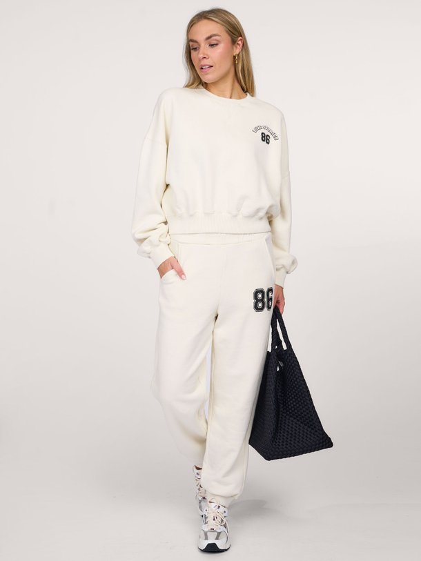 Ontdek de Donna katoenen joggingsbroek van Love Stories in de kleur off-white bij Orangebag. Op werkdagen voor 21:45 besteld, morgen in huis.