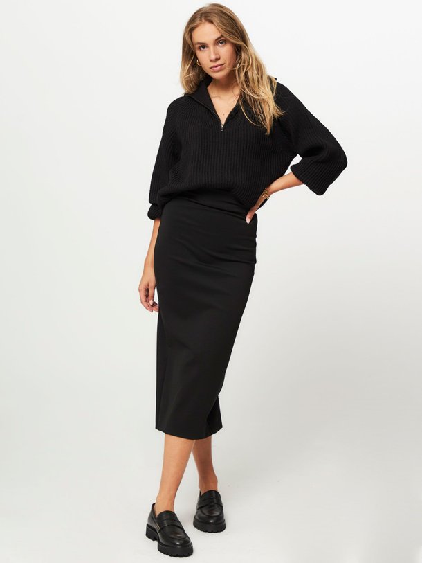 Ontdek de Viscosemix rok van Semicouture in de kleur zwart bij Orangebag. Op werkdagen voor 21:45 besteld, morgen in huis.