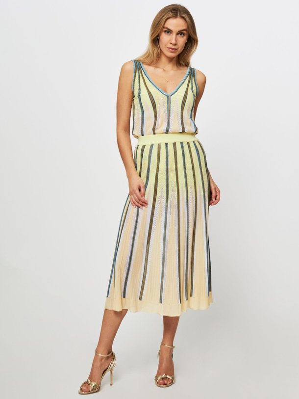 Ontdek de Viscosemix A-lijn rok met dessin van forte_forte in de kleur lichtgeel bij Orangebag. Op werkdagen voor 21:45 besteld, morgen in huis.