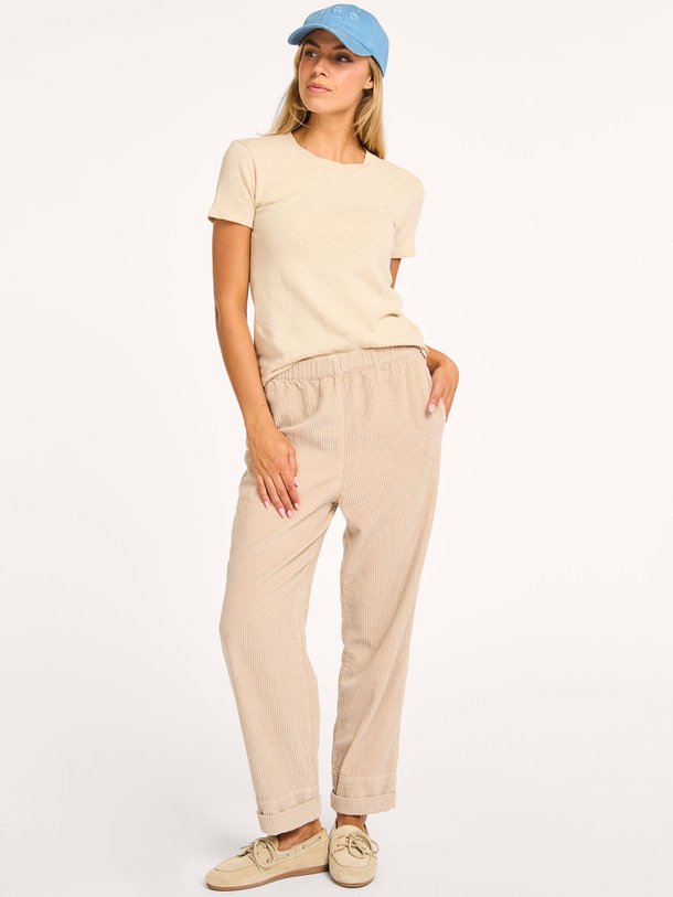 Ontdek de Padow katoenen ribcord broek van American Vintage in de kleur zand bij Orangebag. Op werkdagen voor 21:45 besteld, morgen in huis.