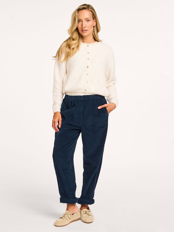 Ontdek de Padow katoenen ribcord broek van American Vintage in de kleur donkerblauw bij Orangebag. Op werkdagen voor 21:45 besteld, morgen in huis.