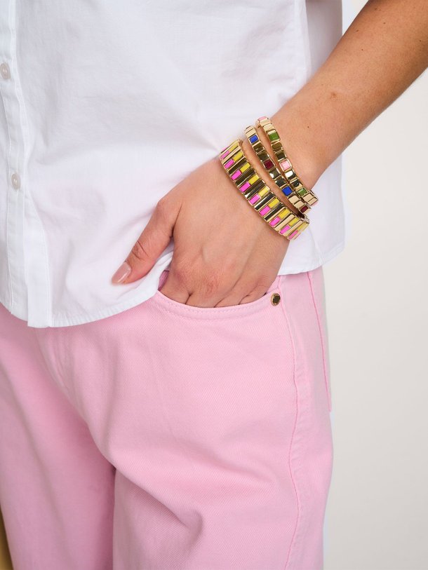 Ontdek de Jaline vergulde set armbanden van Essentiel Antwerp in de kleur Roze bij Orangebag. Op werkdagen voor 21:45 besteld, morgen in huis.