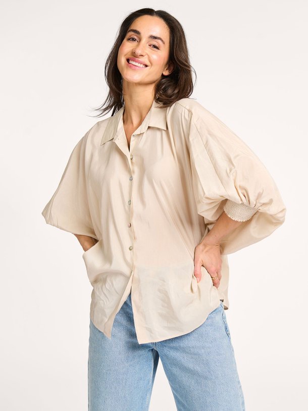 Ontdek de Katoen/viscosemix blouse van Summum in de kleur beige bij Orangebag. Op werkdagen voor 21:45 besteld, morgen in huis.
