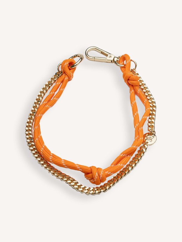 Ontdek de Nate bag charm van Bow19 in de kleur oranje bij Orangebag. Op werkdagen voor 21:45 besteld, morgen in huis.