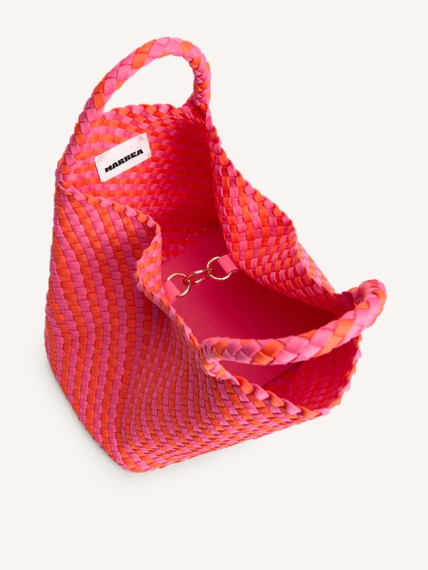 Ontdek de Gevlochten handtas medium van Marrea in de kleur Roze bij Orangebag. Op werkdagen voor 21:45 besteld, morgen in huis.