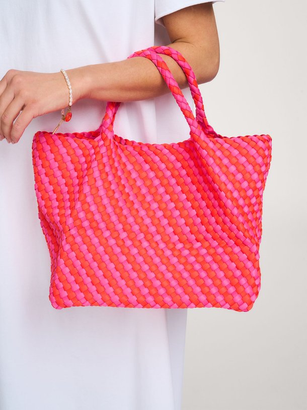 Ontdek de Gevlochten handtas medium van Marrea in de kleur Roze bij Orangebag. Op werkdagen voor 21:45 besteld, morgen in huis.