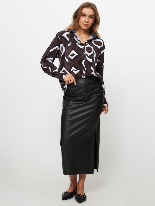 Ontdek de Bobby geweven plissé blouse met print van Studio Anneloes in de kleur donkerbruin bij Orangebag. Op werkdagen voor 21:45 besteld, morgen in huis.