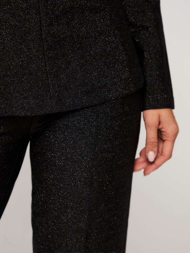 Ontdek de Pirla viscosemix wide leg broek met lurex van Mads Norgaard in de kleur zwart bij Orangebag. Op werkdagen voor 21:45 besteld, morgen in huis.