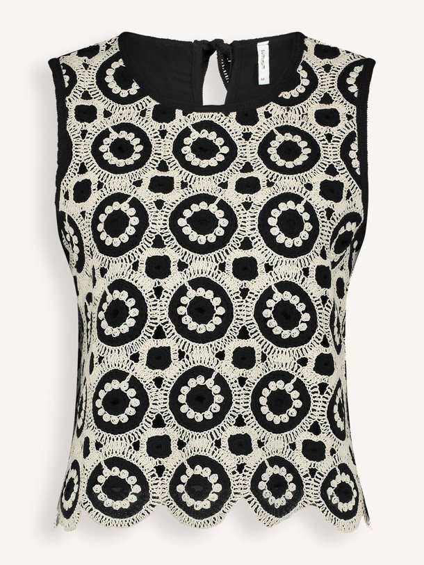 Ontdek de Katoenen top met borduursel van Summum in de kleur zwart bij Orangebag. Op werkdagen voor 21:45 besteld, morgen in huis.