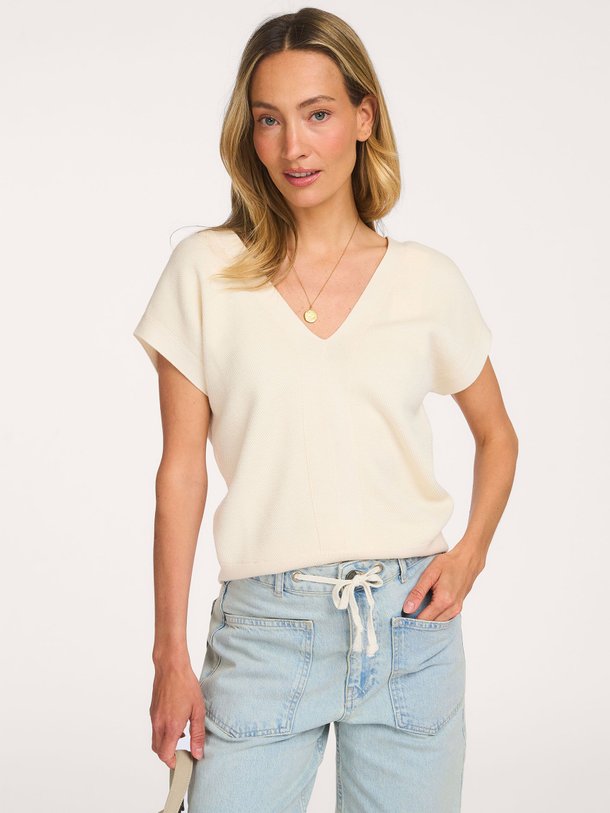 Ontdek de Katoenmix top van Yaya in de kleur Crème bij Orangebag. Op werkdagen voor 21:45 besteld, morgen in huis.