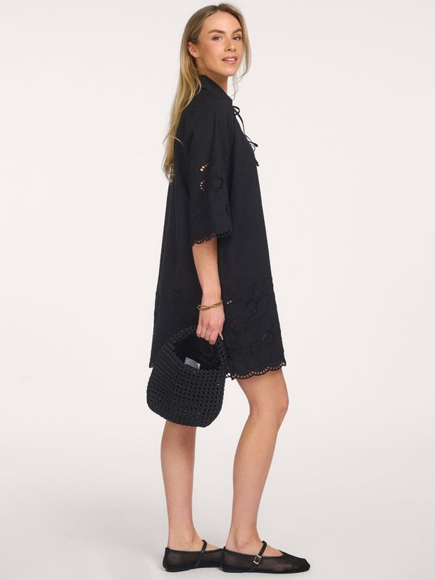 Ontdek de Millea Tunic Dress van Second Female bij Orangebag. Op werkdagen voor 21:45 besteld, morgen in huis.
