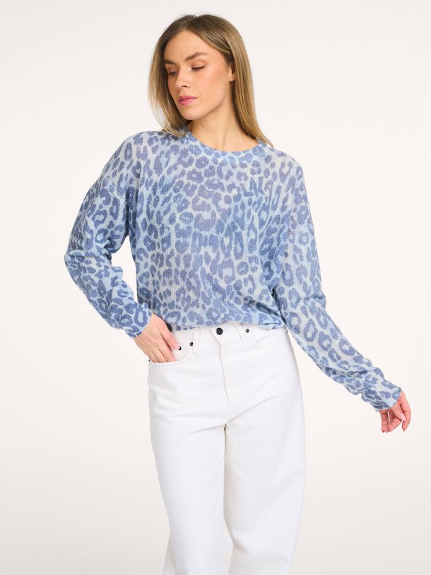 Ontdek de Kira wolmix trui met print van Lala Berlin in de kleur Lichtblauw bij Orangebag. Op werkdagen voor 21:45 besteld, morgen in huis.