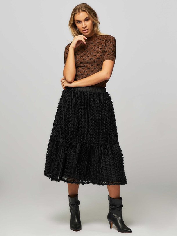 Ontdek de Sena geweven rok met dessin van Baum und Pferdgarten in de kleur zwart bij Orangebag. Op werkdagen voor 21:45 besteld, morgen in huis.