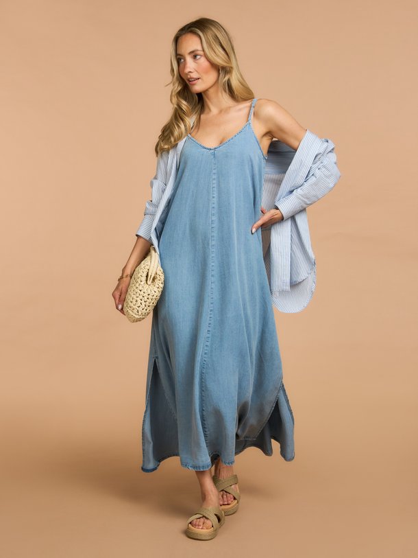 Ontdek de NellyMW Strap Dress van My Essential Wardrobe bij Orangebag. Op werkdagen voor 21:45 besteld, morgen in huis.