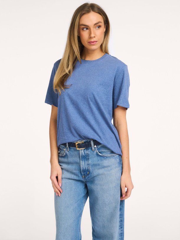 Ontdek de M007 organic cotton T-shirt van Majestic Filatures in de kleur Blauw bij Orangebag. Op werkdagen voor 21:45 besteld, morgen in huis.