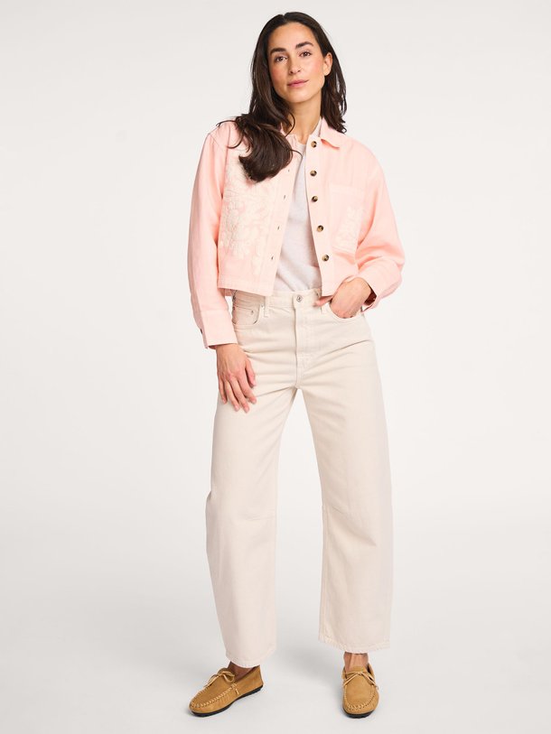 Ontdek de Adonis denim jack met borduursel van Antik Batik in de kleur roze bij Orangebag. Op werkdagen voor 21:45 besteld, morgen in huis.