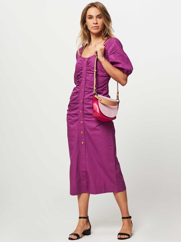 Ontdek de Organic cotton doorknoopjurk van Ganni in de kleur paars bij Orangebag. Op werkdagen voor 21:45 besteld, morgen in huis.